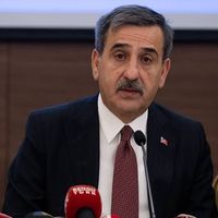 Önder Kahveci kimdir? Hayatı, eğitimi ve sendikal kariyeri