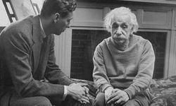 Einstein'ın son isteği herkesi şaşırttı: Mezarı yok, külleri gizli bir yere serpildi